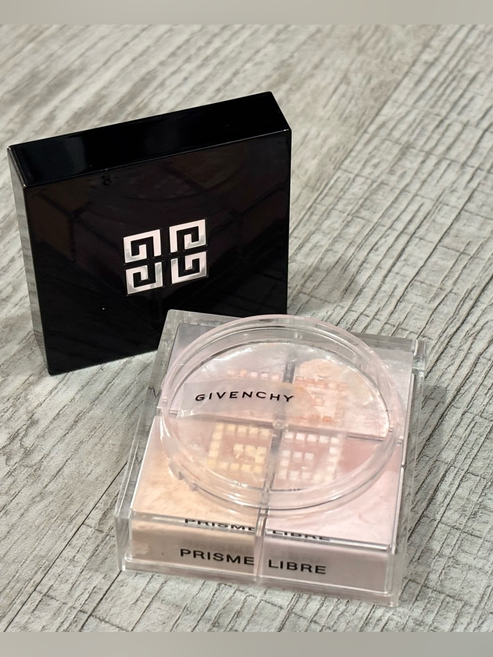Givenchy Prisme Libre Powder - Shade 3 Voile
Rose 0.14 oz
